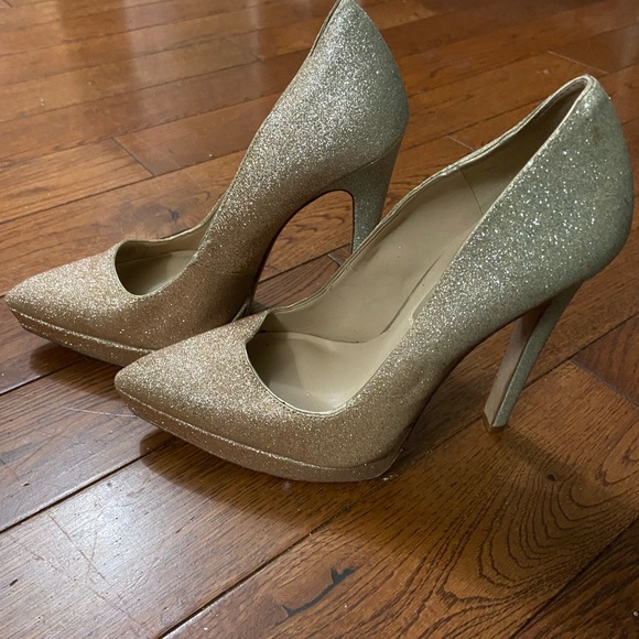 BCBG MAX AZARA gold platform shoes - Picture 1 of 6
